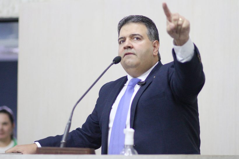 Felipe Mota cobra mudança do secretário de Segurança Pública para enfrentar violência