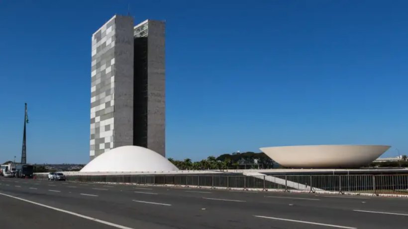 PF apura envolvimento de 72 deputados e senadores com o crime organizado