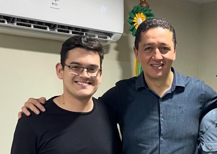 Carmelo Neto sai em defesa do prefeito Glêdson Bezerra, alvo de operação do MPCE