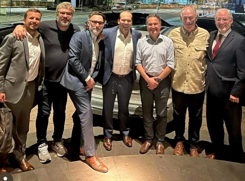 Ciro anuncia que trabalhará em escritório de advocacia