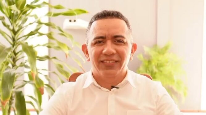 Vice-prefeito de Canindé é multado pela Justiça por propaganda eleitoral antecipada