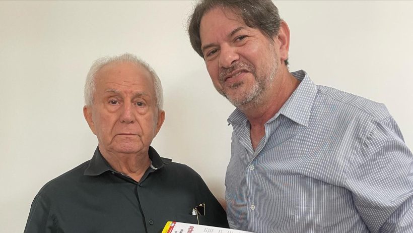 Ex-prefeito Lourival Tavares assume presidência do PSB de Itaitinga