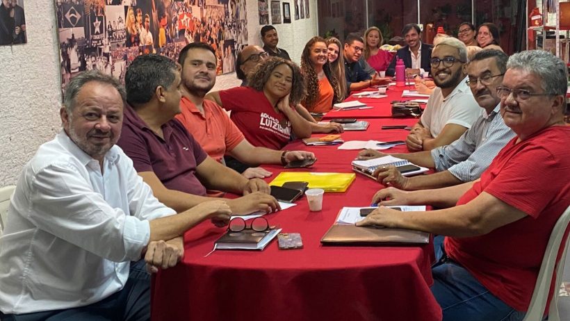 Diretório do PT em Fortaleza se reúne para definir critério de escolha de candidato