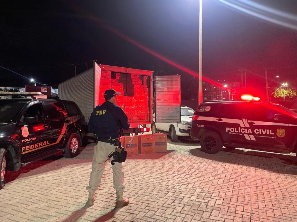 PRF apreende carga de cigarro paraguaio, em Juazeiro do Norte