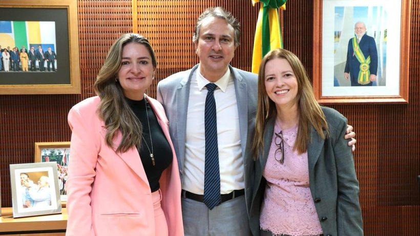 Augusta Brito se licencia e Janaína Farias assume mandato de senadora