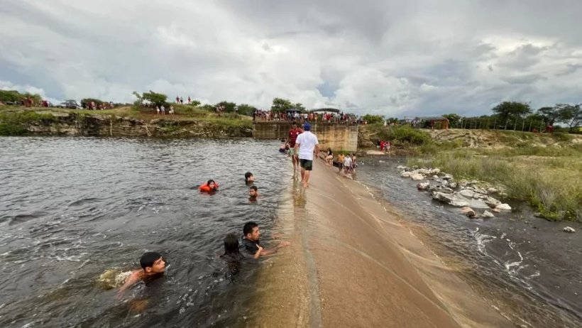 Três açudes sangram após mais de uma década e Ceará registra 51 acima da capacidade