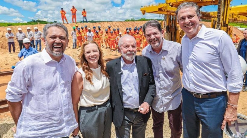 Mesmo no palanque de Lula, Cid insiste em cobrar compartilhamento de poder do PT no Ceará