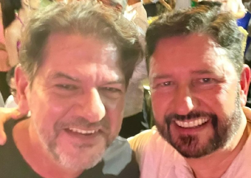 Cid Gomes comemora aniversário de 61 anos com deputados e prefeitos