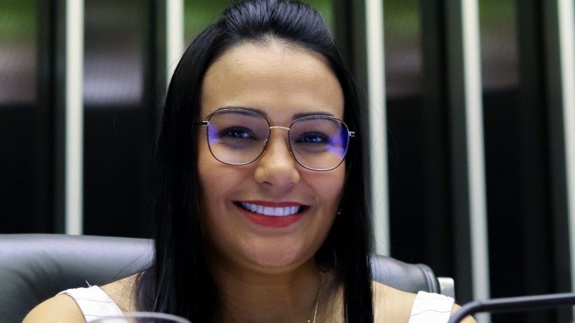 Dayany Bittencourt propõe uniformizar pena para quem maltratar animais