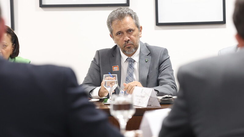 Elmano se reúne com governadores do NE para discutir equilíbrio fiscal