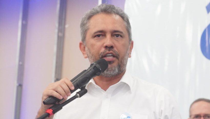 Governador Elmano entrega imissão de posse da Fazenda Cipó, em Quixeramobim