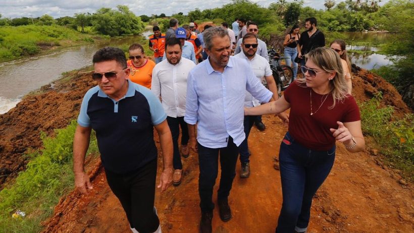 Elmano reforça apoio às famílias atingidas pelas chuvas em Morada Nova