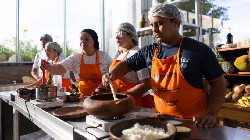 Escola de Gastronomia Social oferta 140 vagas para cursos presenciais