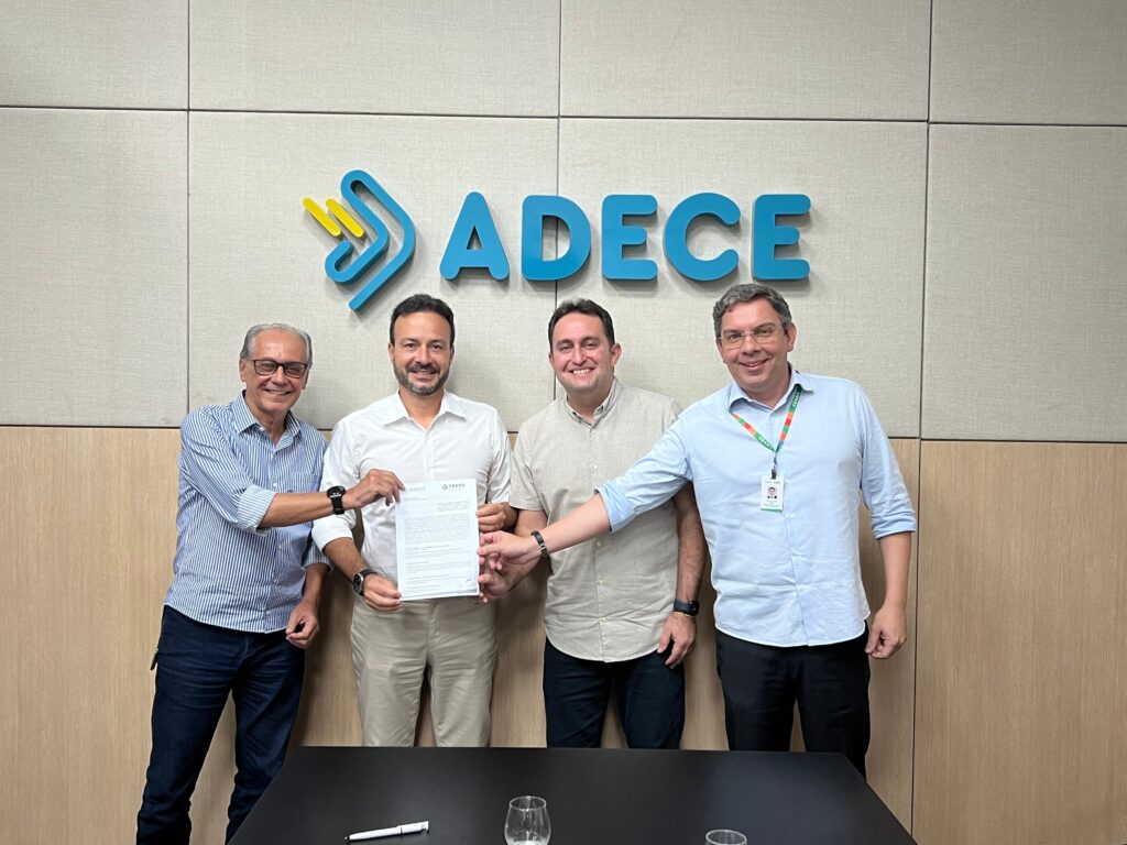 Contrato assinado entre Adece e ASTEF