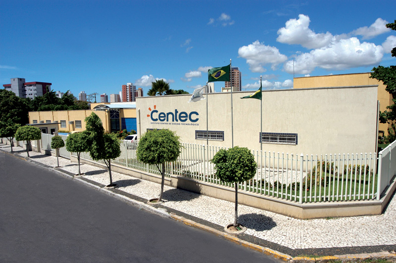 Centec cria comitê técnico-científico para apoiar política de concessão de bolsas