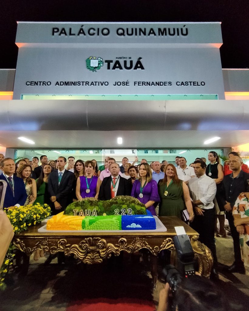 Tauá celebra 222 anos de emancipação com inauguração do Palácio Quinamuiú e entrega de comendas