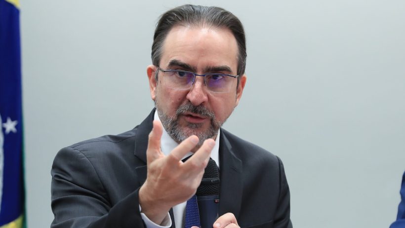 Secretário do Ministério da Fazenda participa de palestra em universidade da capital cearense