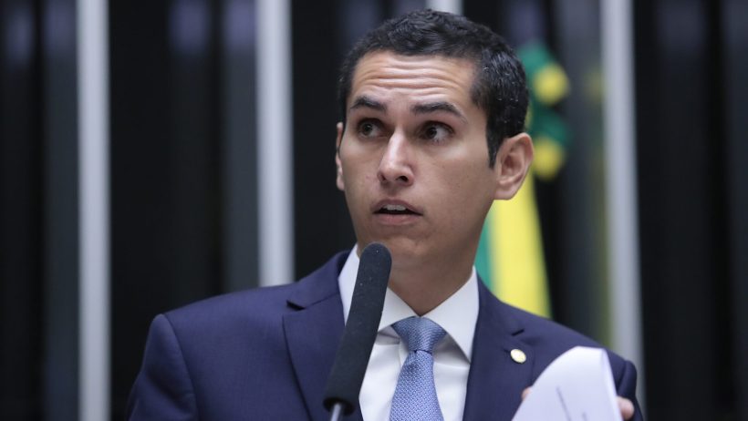 Câmara Federal aprova projeto que permite suspensão de deputados por até 06 meses