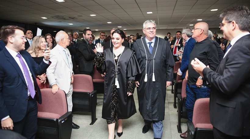 Presidente Abelardo Benevides empossa dois novos desembargadores do TJCE