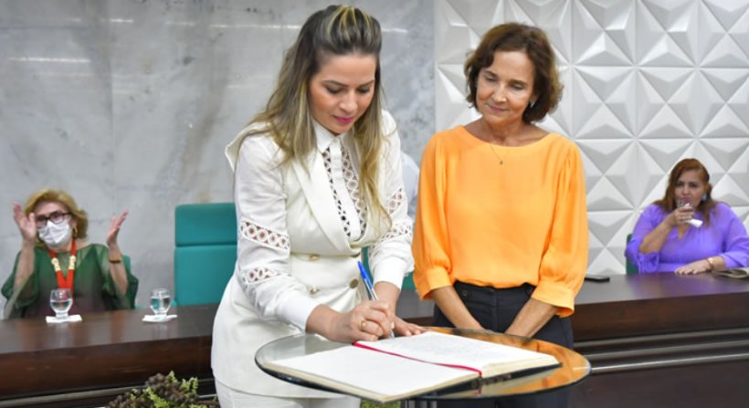 Izolda Cela e Onélia Santana entram na disputa por vaga de conselheiro do TCE Ceará