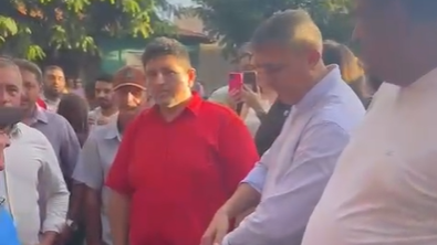 Antecessor não entrega chaves e novo prefeito é barrado na porta da prefeitura