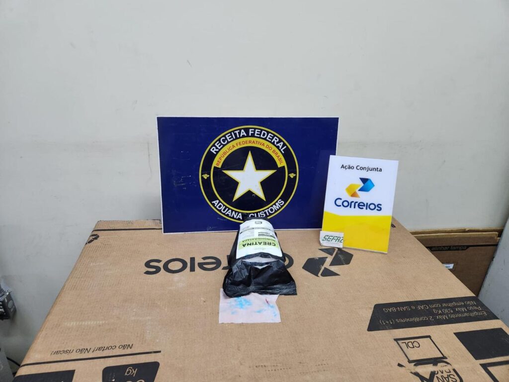 Receita Federal apreende 1,2 kg de cocaína em encomenda postal