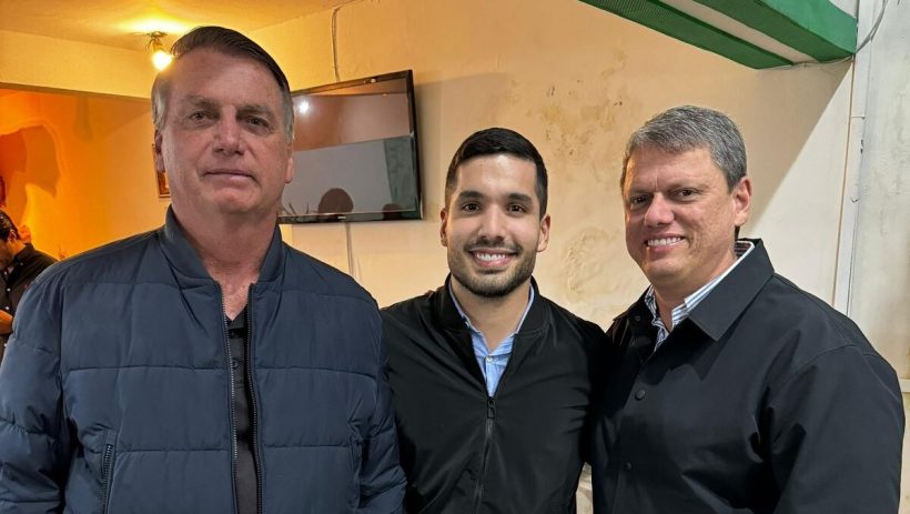 André Fernandes se reúne com Tarcísio Freitas e ex-presidente Bolsonaro