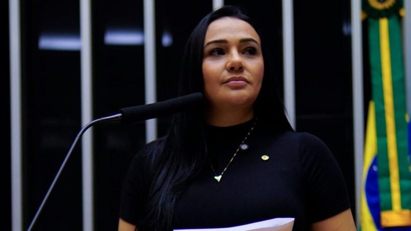 Dayany Bittencourt apresenta PL que aumenta pena para crimes cometidos com arma de fogo