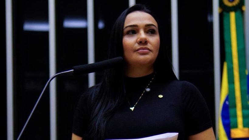 Dayany Bittencourt apresenta novo projeto para defender a intimidade e a privacidade na era digital