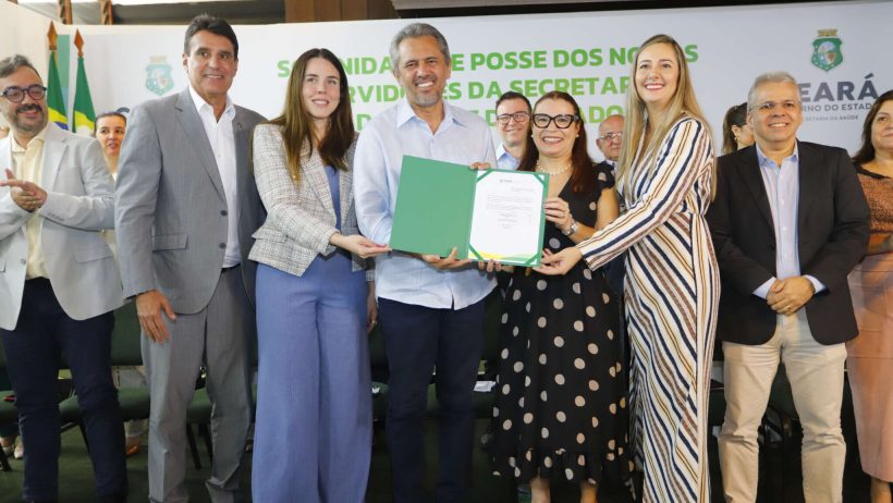 Governador Elmano empossa 202 novos servidores da Saúde