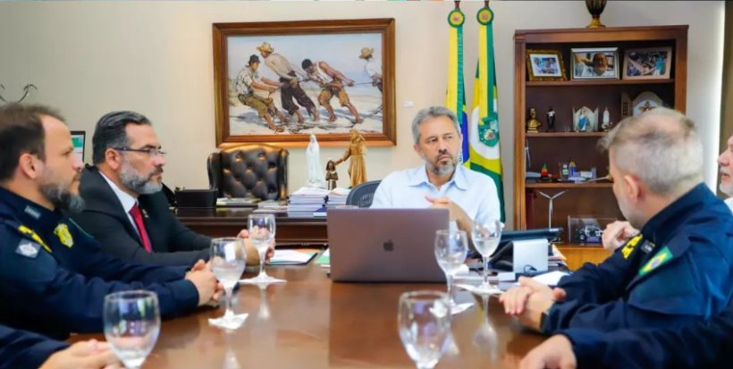 Elmano discute integração entre forças de segurança estaduais e PRF no combate ao crime