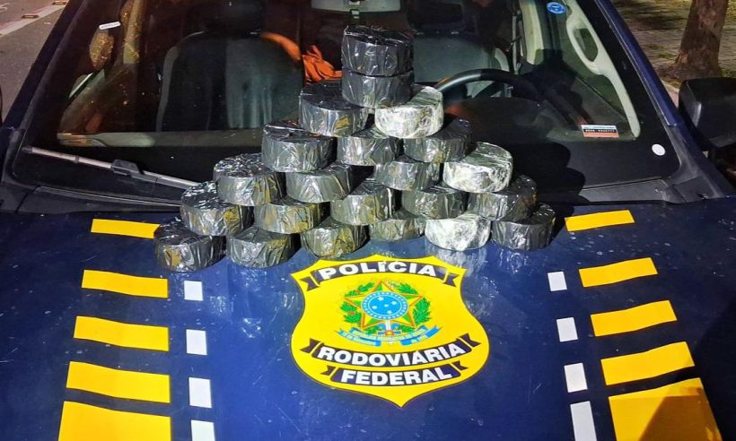Sogra e nora são presas pela PRF com 11,5 kg de cocaína, em Itaitinga