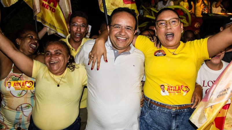 Prefeito Átila Câmara faz carreata em primeiro ato de campanha da Sede
