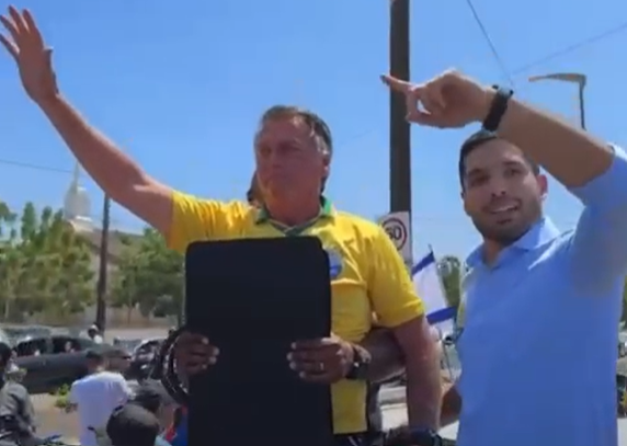 André Fernandes faz carreata com ex-presidente Bolsonaro em Fortaleza