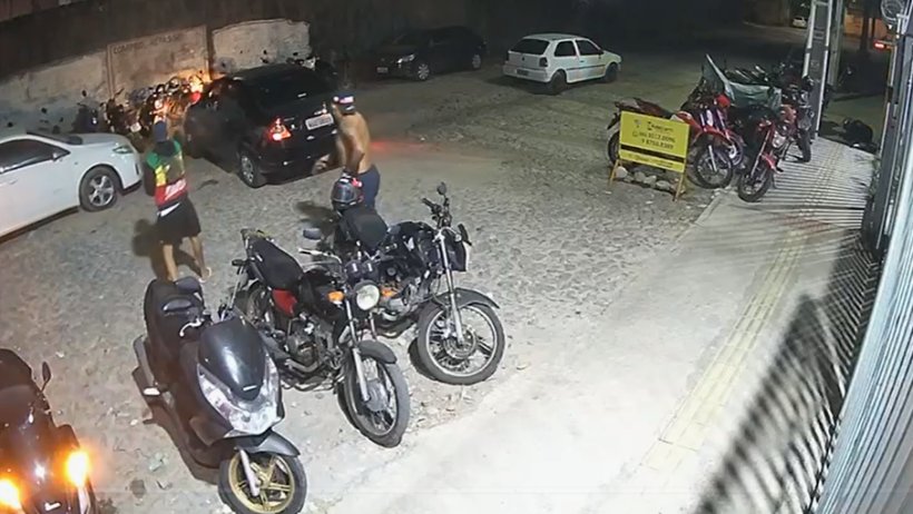 Casal é executado na saída de condomínio residencial na Maranponga