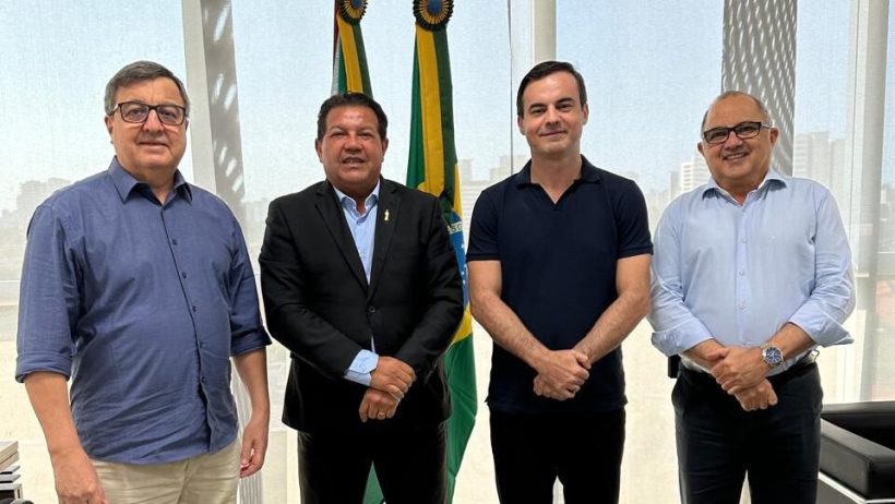 Wagner e Danilo se reúnem com presidente do TRE-CE para cobrar ações contra atentado a Emília Pessoa