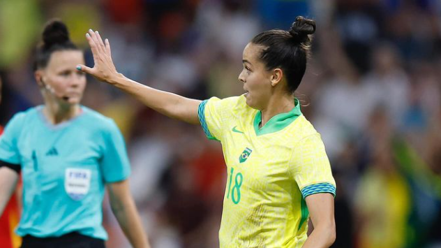 Brasil goleia Espanha por 4 a 2 e volta à final olímpica após 16 anos
