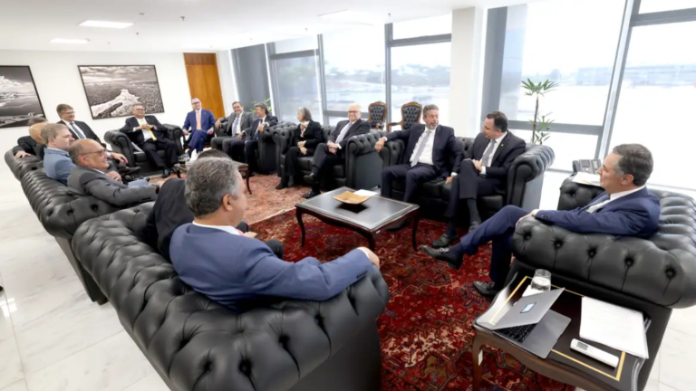 Ministros do STF e presidentes do Congresso fecham acordo sobre emendas parlamentares