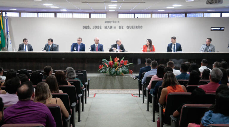 TJCE convoca mais 18 candidatos aprovados em concurso público