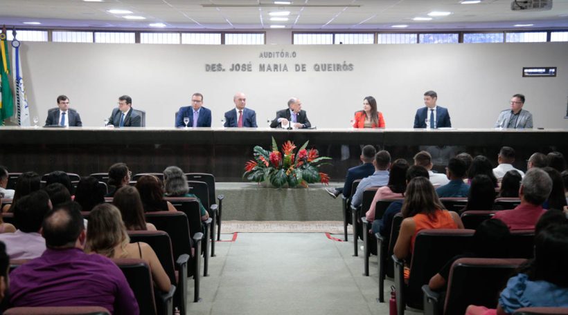 TJCE convoca mais 18 candidatos aprovados em concurso público
