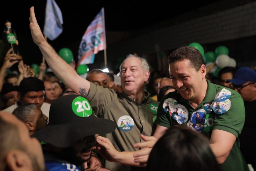 Glêdson Bezerra, candidato à reeleição em Juazeiro do Norte, realiza caminhada ao lado de Ciro Gomes e Roberto Cláudio
