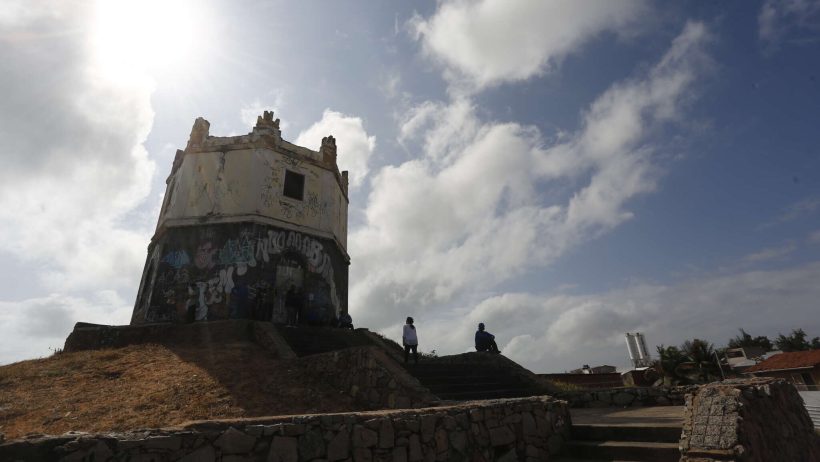 Estado investirá R$ 2,6 milhões em restauro do Farol do Mucuripe