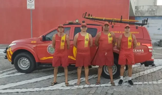 Mulher dá à luz em banheiro de barraca de praia em Fortaleza
