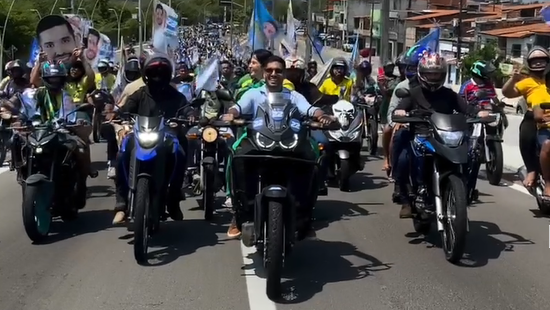 André Fernandes realiza motocarreata com participação de apoiadores