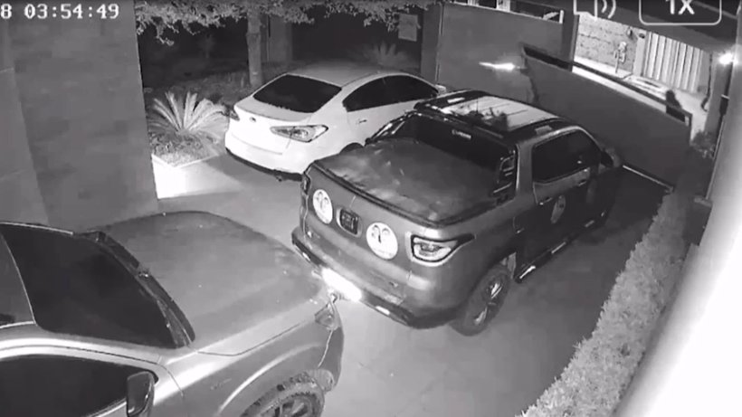 Candidato a prefeito de Pacajus tem casa atingida por vários tiros