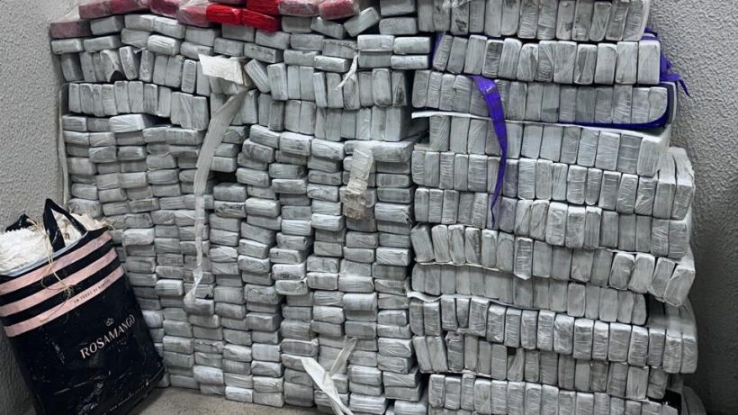 Polícia Civil apreende mais de 330 kg de maconha em residência na capital cearense