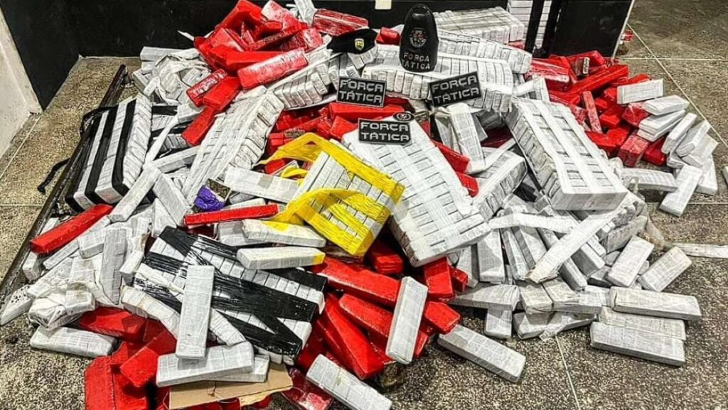 PMCE descobre carregamento de drogas em imóvel desocupado em Fortaleza