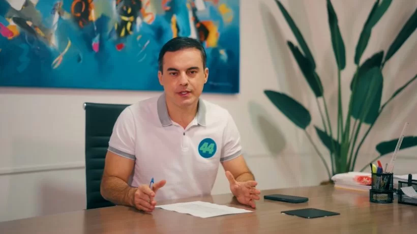 Wagner assina Carta Compromisso com pautas dos servidores municipais