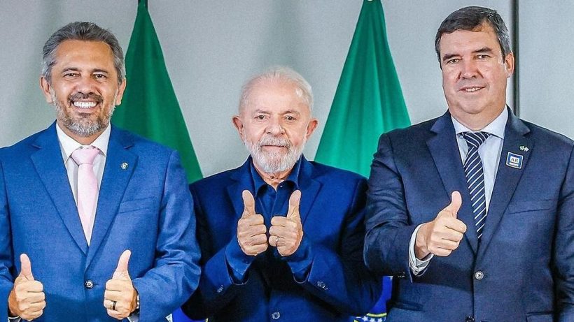 Elmano e BNDES assinam financiamento de R$ 1 bi para obras de saneamento e no Eixão das Águas
