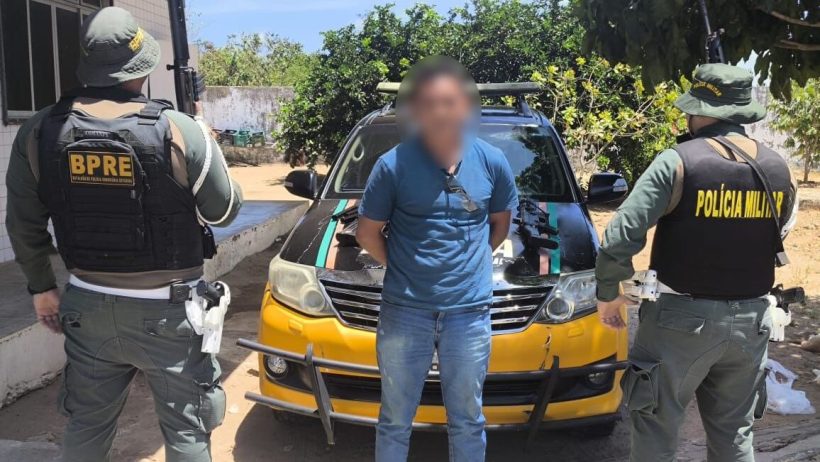 Homem é preso com fuzis, submetralhadoras e granadas em Guaraciaba do Norte